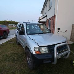 2000 Mitsubishi Pajero 3.5 V6 petrol