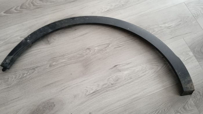 Renault captur right rear wheel arch trim