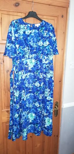 Dress lovely colours size 18 elasticated at back  has pockets