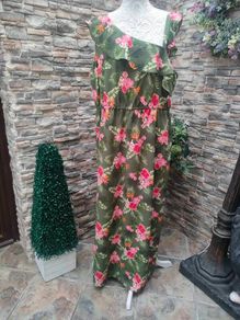 Maxi green floral dress size 20 Postage included