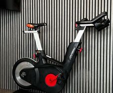 Life fitness iC6 spin bike with watts monitor