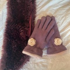 Luxury faux fur scarf and gloves