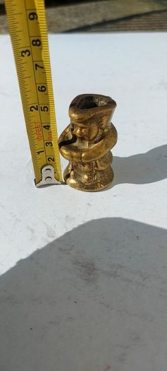 vintage minauture brass Toby jug ornament,,collectors item,,sold as is ,see pictures for condition,,price includes post to anywhere in Ireland thank you.