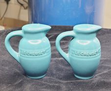 LE CREUSET Teal Stoneware Salt & Pepper Shakers