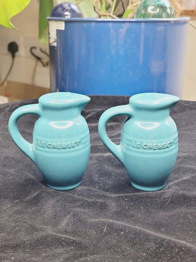 LE CREUSET Teal Stoneware Salt & Pepper Shakers