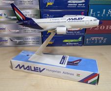 Malev 1:200 scale model airplane, Boeing 737-300 aircraft, very rare model