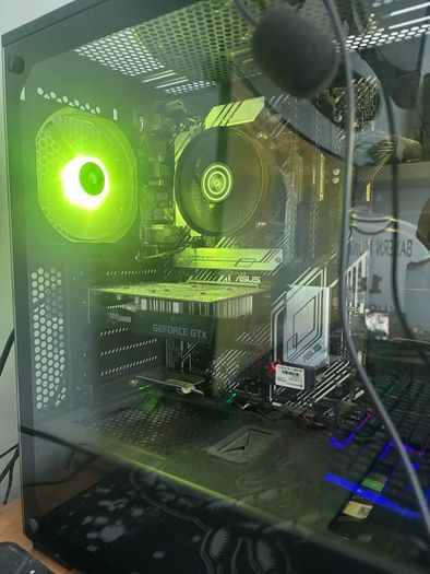 Gaming PC set-up with a 27inch curved Samsung monitor