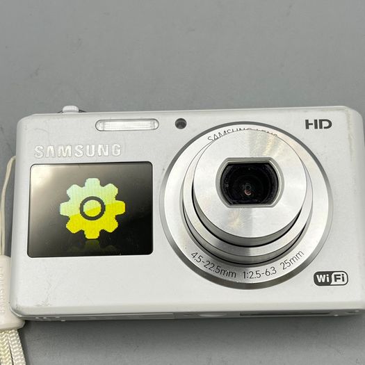 Samsung DV150F 16.2MP Digital Camera W/ Dual Screen - Full Kit -White - 32GB SD