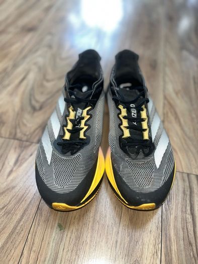 Adidas Boston 12 - Size 9 UK