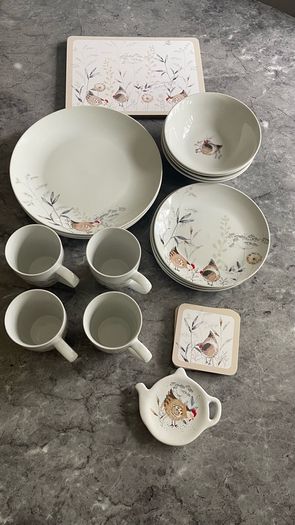 Fine Porcelain Dinner Set