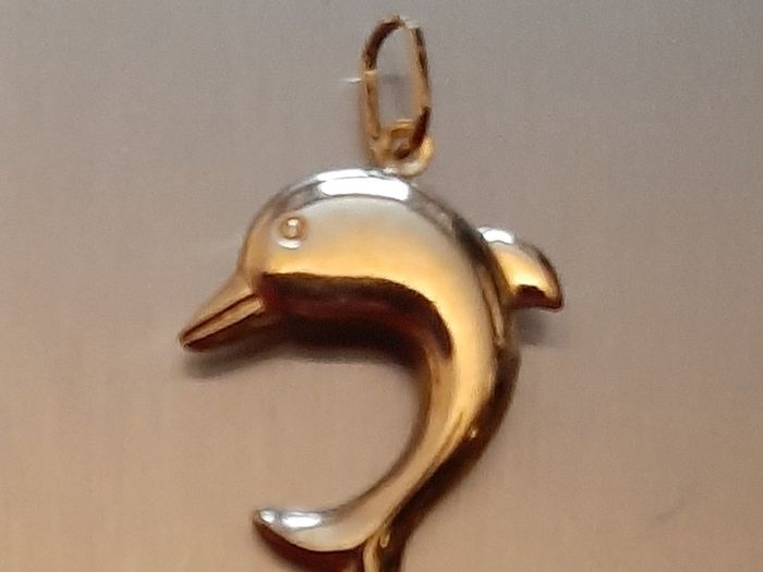 New 9ct gold charm/Pendant Dolphin new