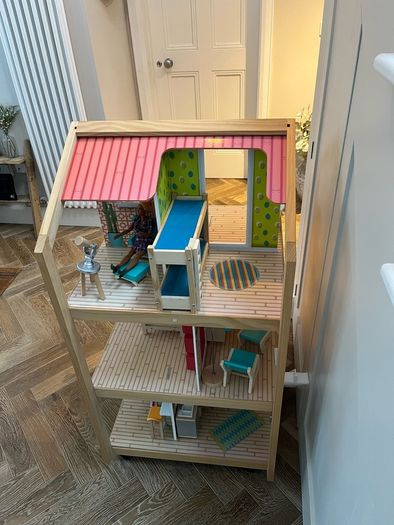 Dolls house & furniture