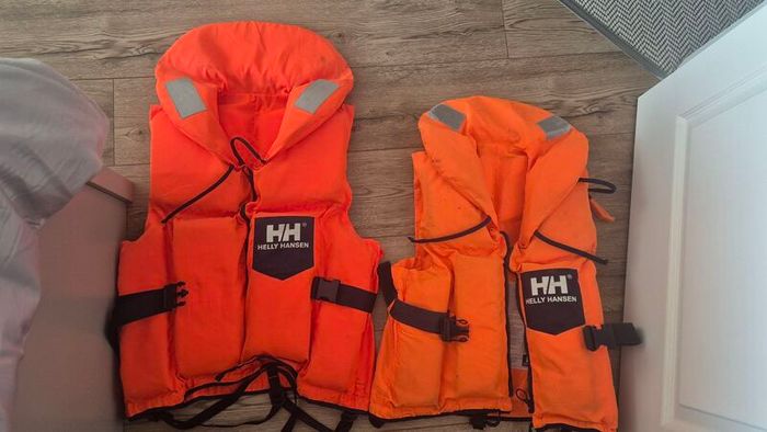 Life jackets helly hansen