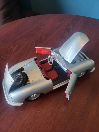 1/18 Die-cast Porsche