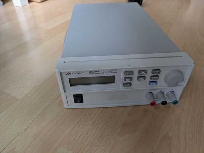 power supply 30V 3A Keysight U8001A