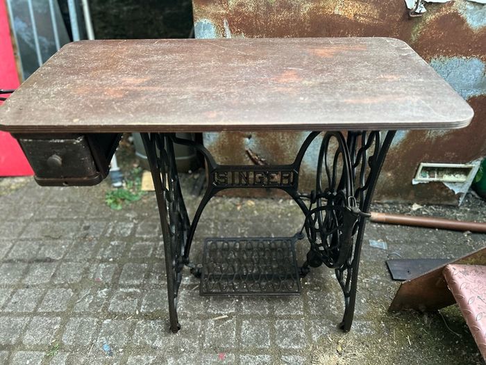 Singer Cast Iron Table