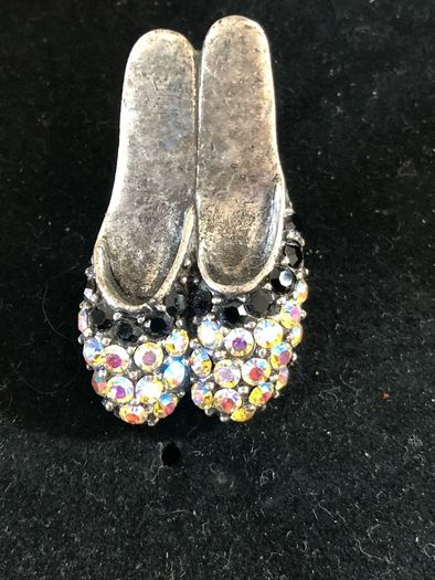 brooch