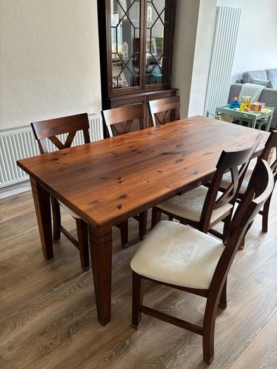 Dining table + 6 chairs