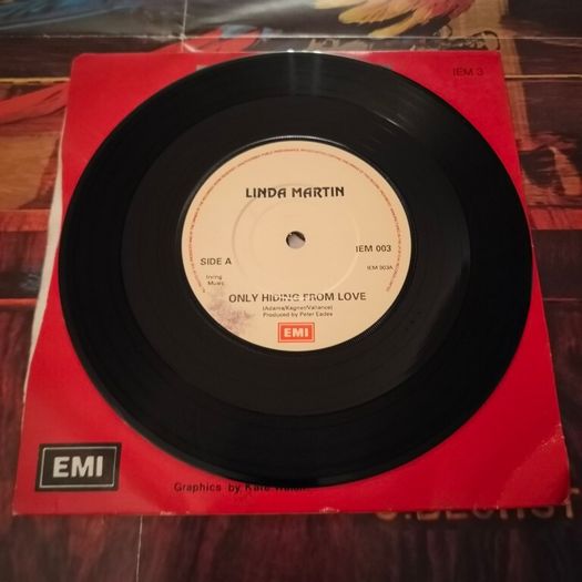 Linda Martin - Hiding From Love