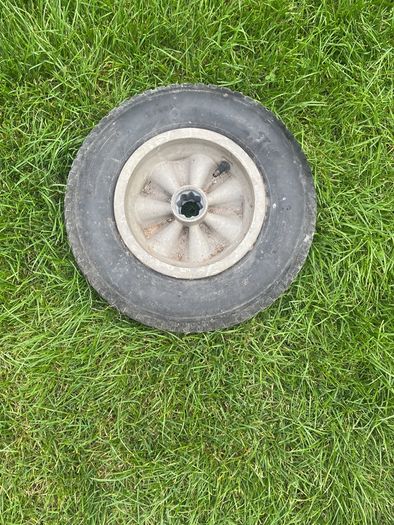 wheel-borrow wheel