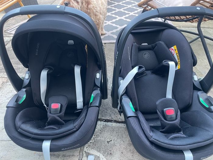 Maxi Cosi 360 Pebble Car Seat & Isofix base x 2