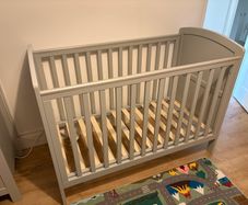 Mamas and Papas Dover Cot and Changing Chest of Drawers