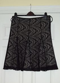 Pretty skirt (black with lining)
