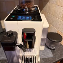 Delonghi Rivelia Bean-to-Cup Coffee Machine