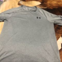 Mens under armour top size S