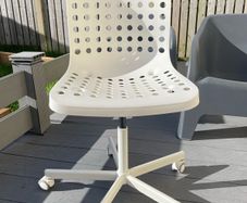 IKEA Skalberg swivel chair with a white Sporren castor base