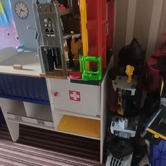 Lots of toys free