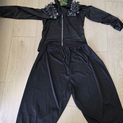 Halloween costume with mask