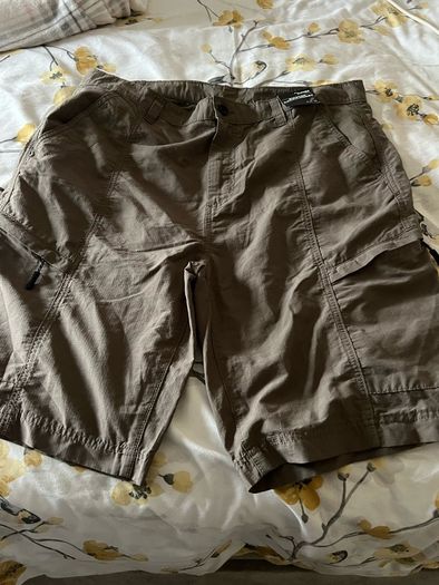 Mens  BNWT shorts W38"