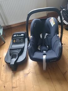 maxi Cosi car seat