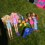 Barbie campervan + dolls Image 4