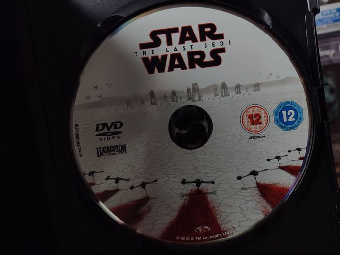 Star Wars: The Last Jedi ! DVD ! 2018 ! Carrie Fisher ! Disney !