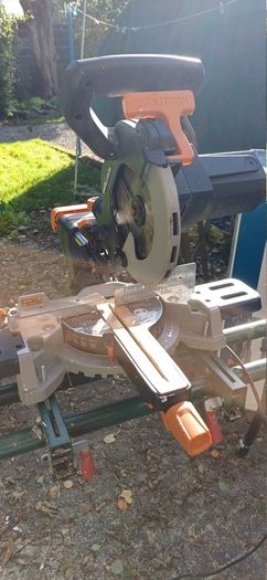 2 year old Evoloution mitre saw - perfect working condition