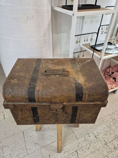 Small Antique Tin steamer trunk