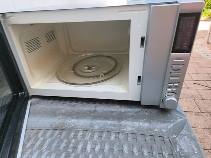 microwave Delonghi