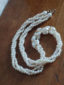 Vintage Faux Pearl Necklace.