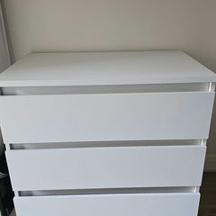 chests of drawers