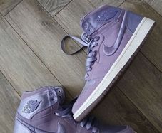 Air Jordan 1 trainers (6.5 uk)