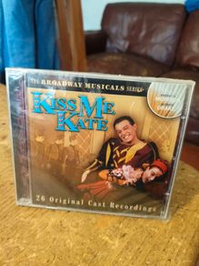 This CD is a 2002 release from The Broadway Musicals Series featuring Cole Porter's Kiss Me, Kate.
