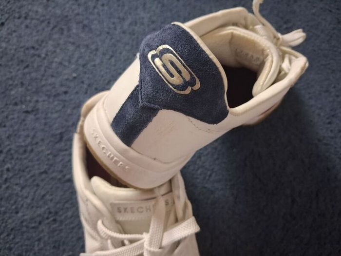 Sketchers Size 6 /39