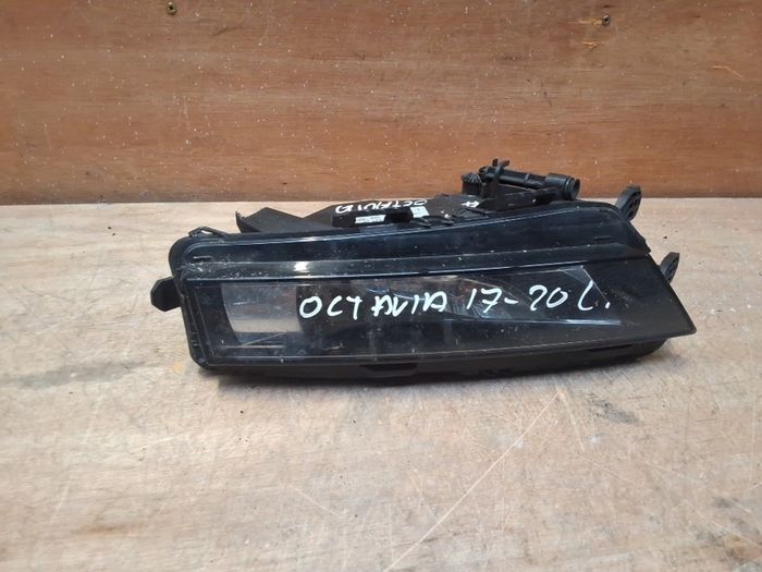 Skoda octavia 2017-20 fog light