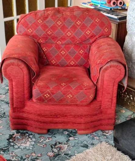 Three Piece Sitting Room Suite For Sale.