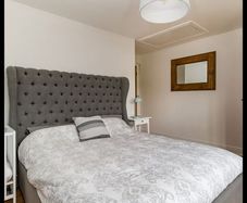 Diamond Furniture King Size Bed Frame