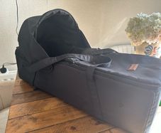 Ickle bubba Venus newborn cocoon bassinet