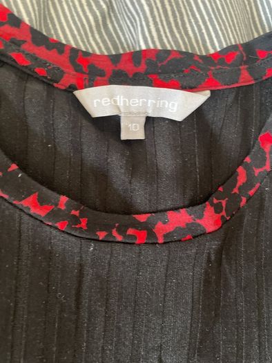 dressy tshirt red herring size 10