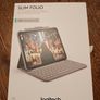 Logitech Folio iPad 10th keyboard case Image 2